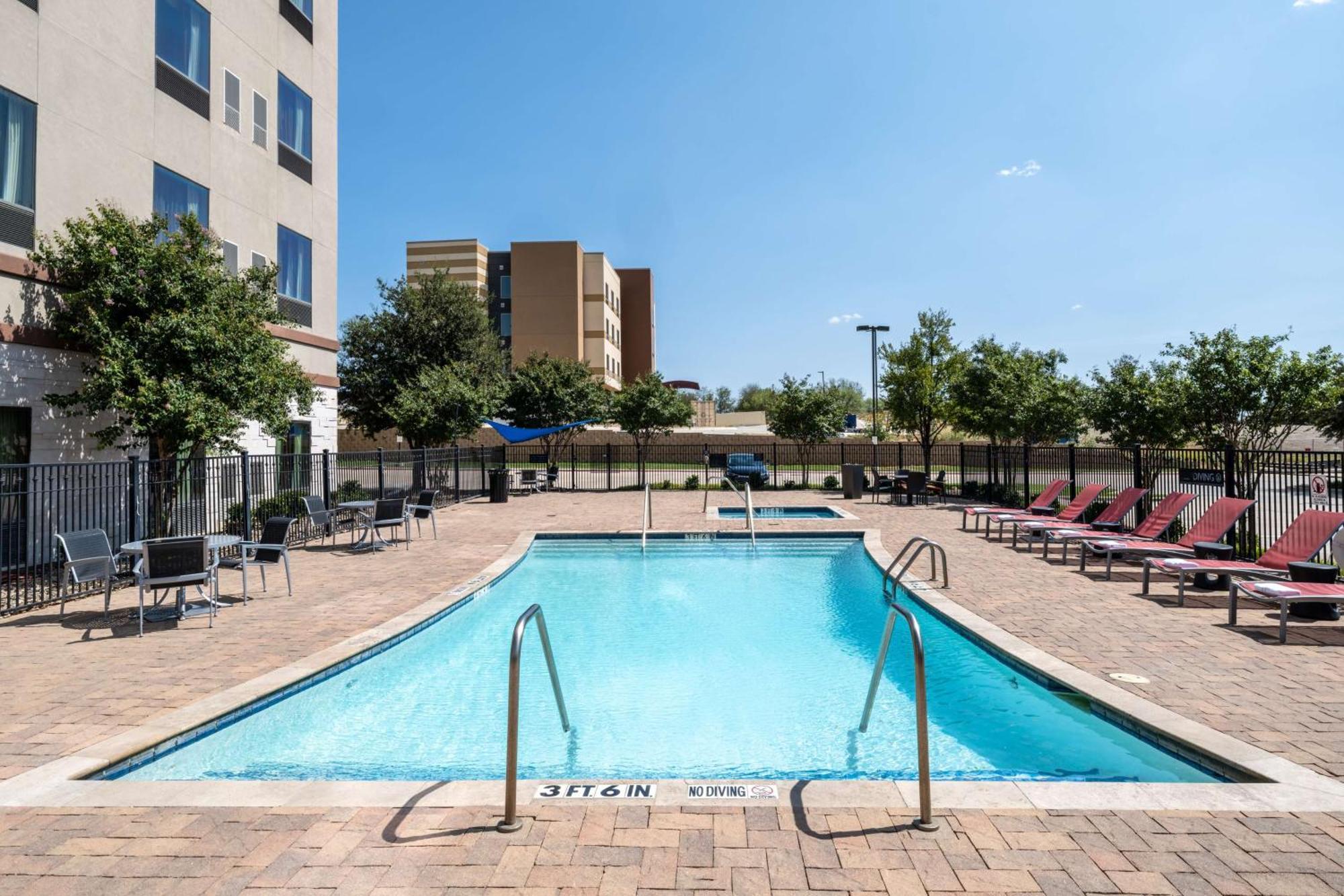Hilton Garden Inn Ft Worth Alliance Airport Roanoke Ngoại thất bức ảnh