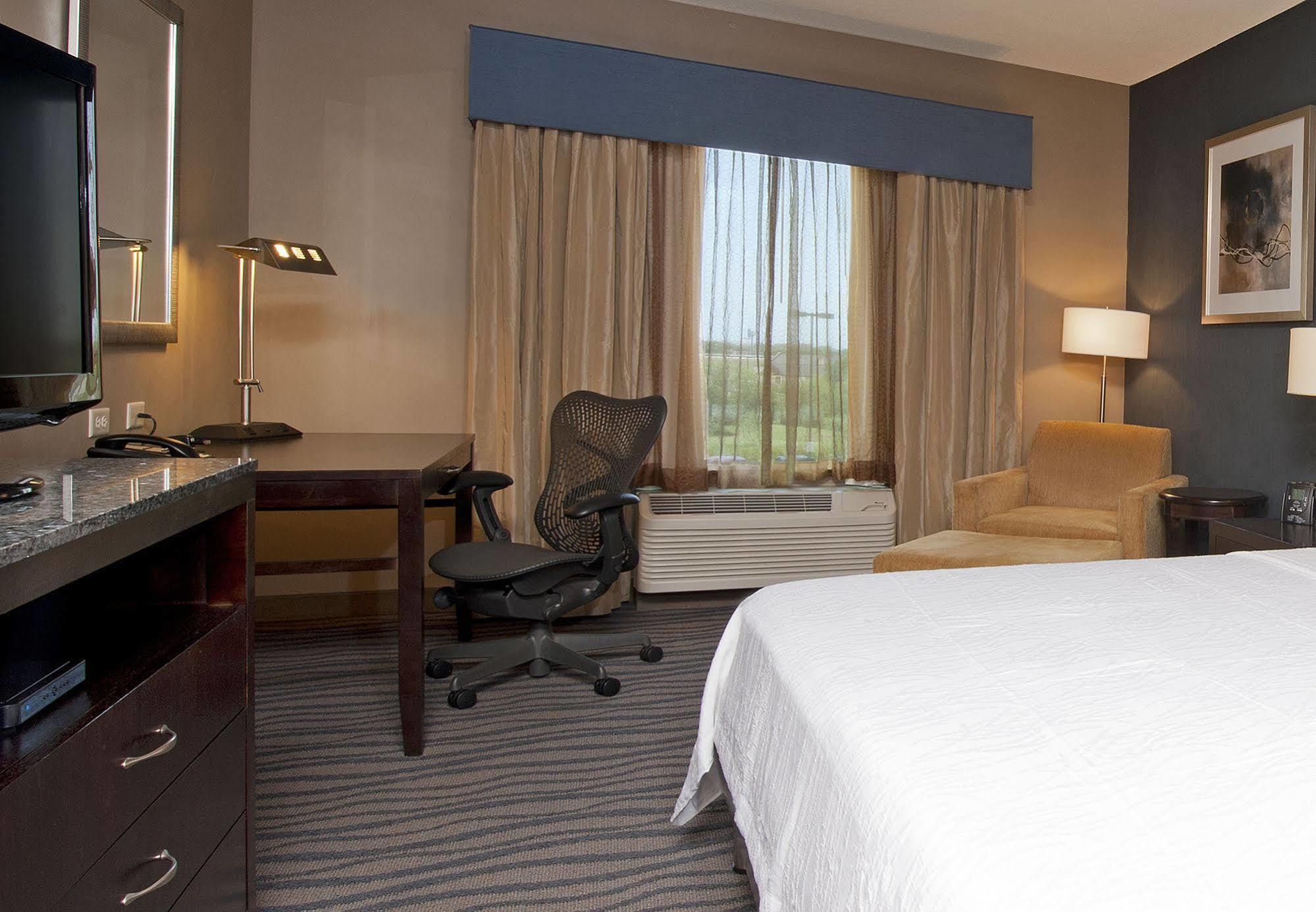 Hilton Garden Inn Ft Worth Alliance Airport Roanoke Ngoại thất bức ảnh